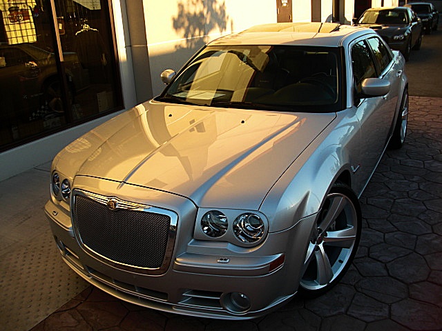 SRT8silver300/1q14.JPG