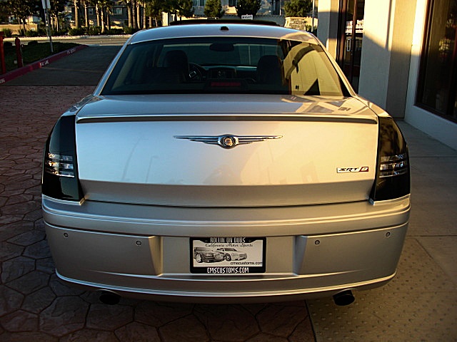 SRT8silver300/1q33.JPG