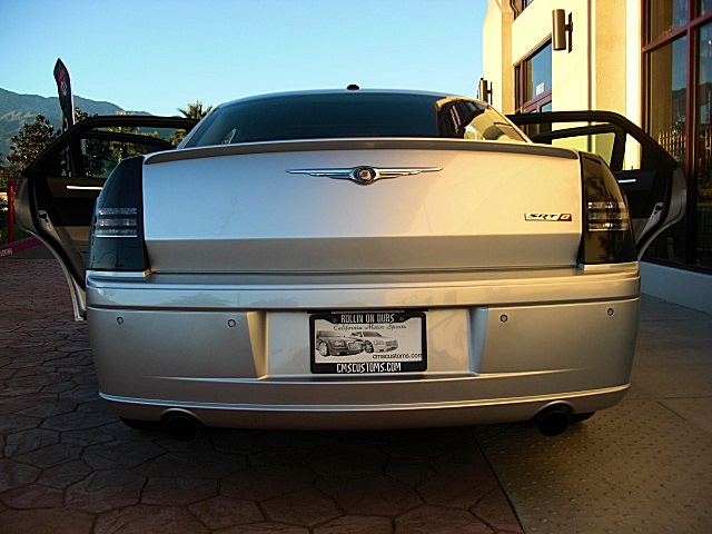 SRT8silver300/1q33.JPG