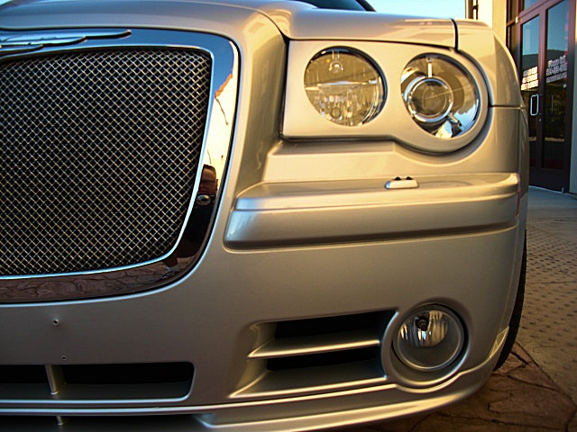 SRT8silver300/1q48.JPG