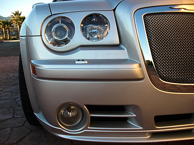 SRT8silver300/1q48.JPG