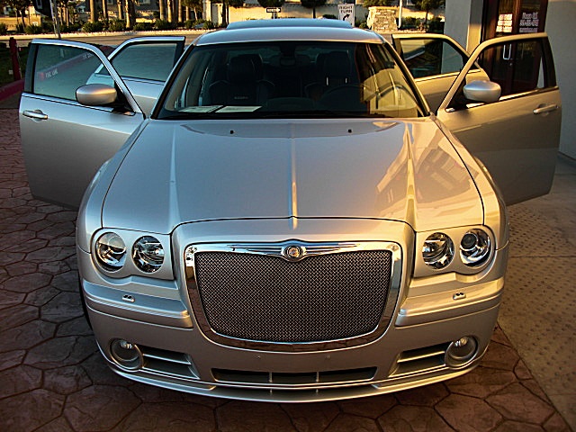 SRT8silver300/1q58.JPG