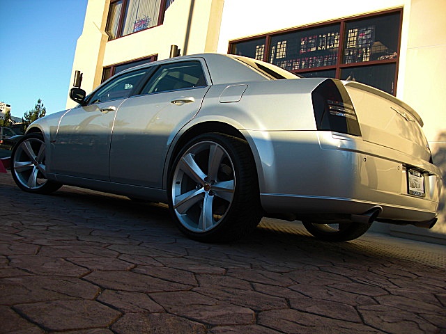 SRT8silver300/1q58.JPG