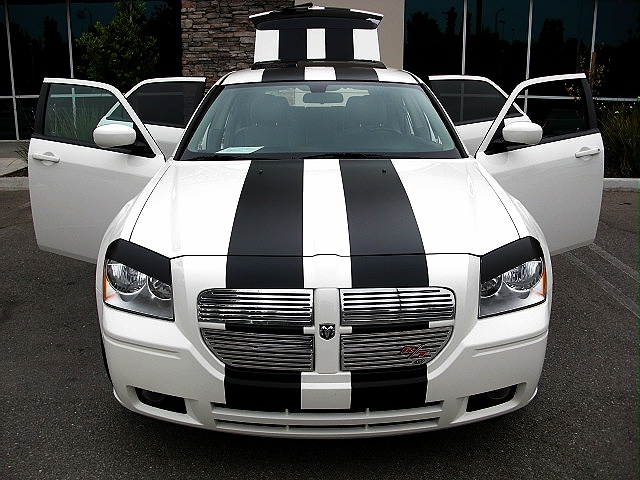 StripeCars/stripeMagWhit1.jpg