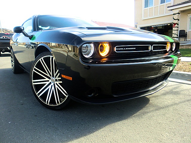 WHEELS/Chrysler300CBlk33.JPG